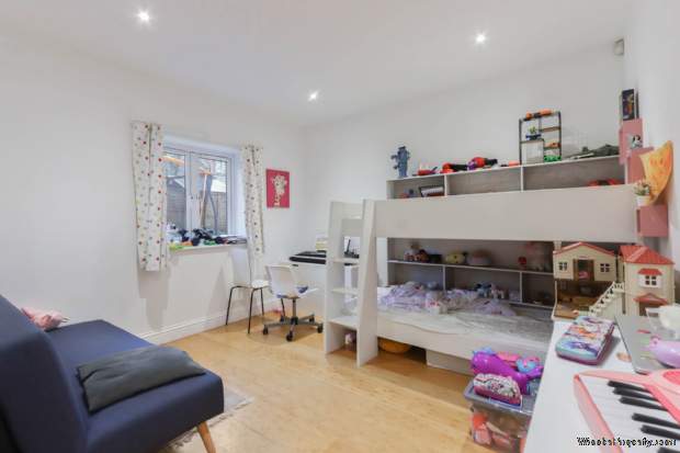Additional Property Image 4 bedroom Detached Bungalow for sale in London 4