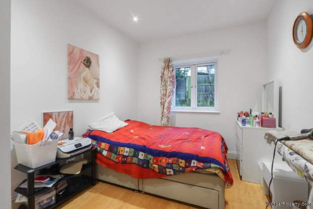 Additional Property Image 4 bedroom Detached Bungalow for sale in London 6