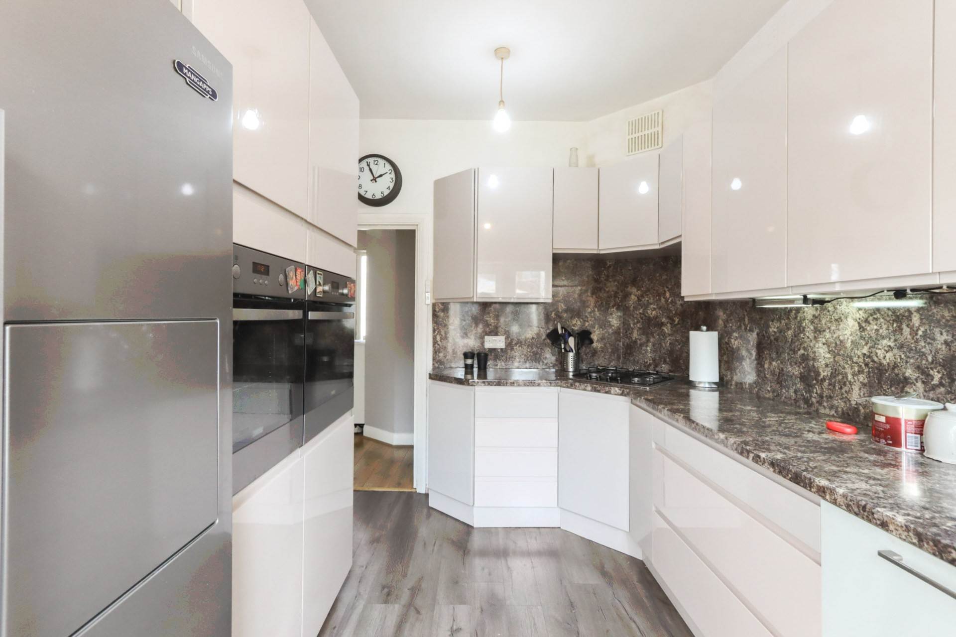 Additional Property Image 3 bedroom Detached Bungalow for sale in London 7