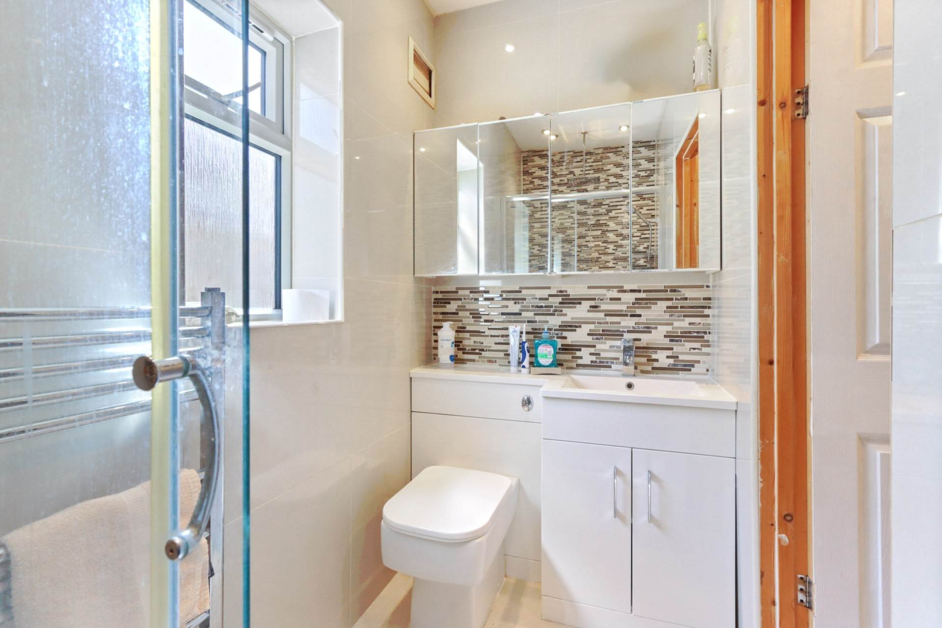Additional Property Image 3 bedroom Detached Bungalow for sale in London 14