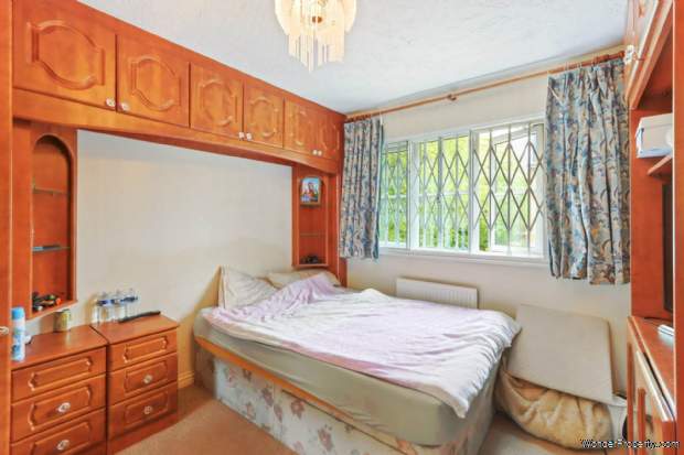 Additional Property Image 3 bedroom Detached for sale in London 9