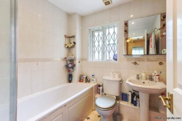 Additional Property Image 3 bedroom Detached for sale in London 11