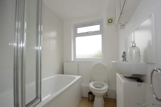 Additional Property Image 2 bedroom End of Terrace to rent in London 8