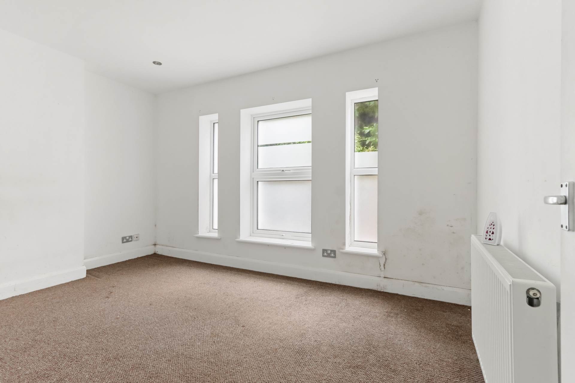 Additional Property Image 2 bedroom Flat for sale in London 4