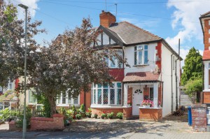3 bedroom Semi Detached for sale in London