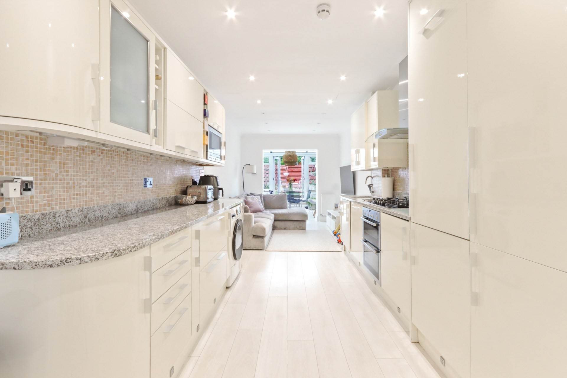 Additional Property Image 2 bedroom Flat for sale in London 2