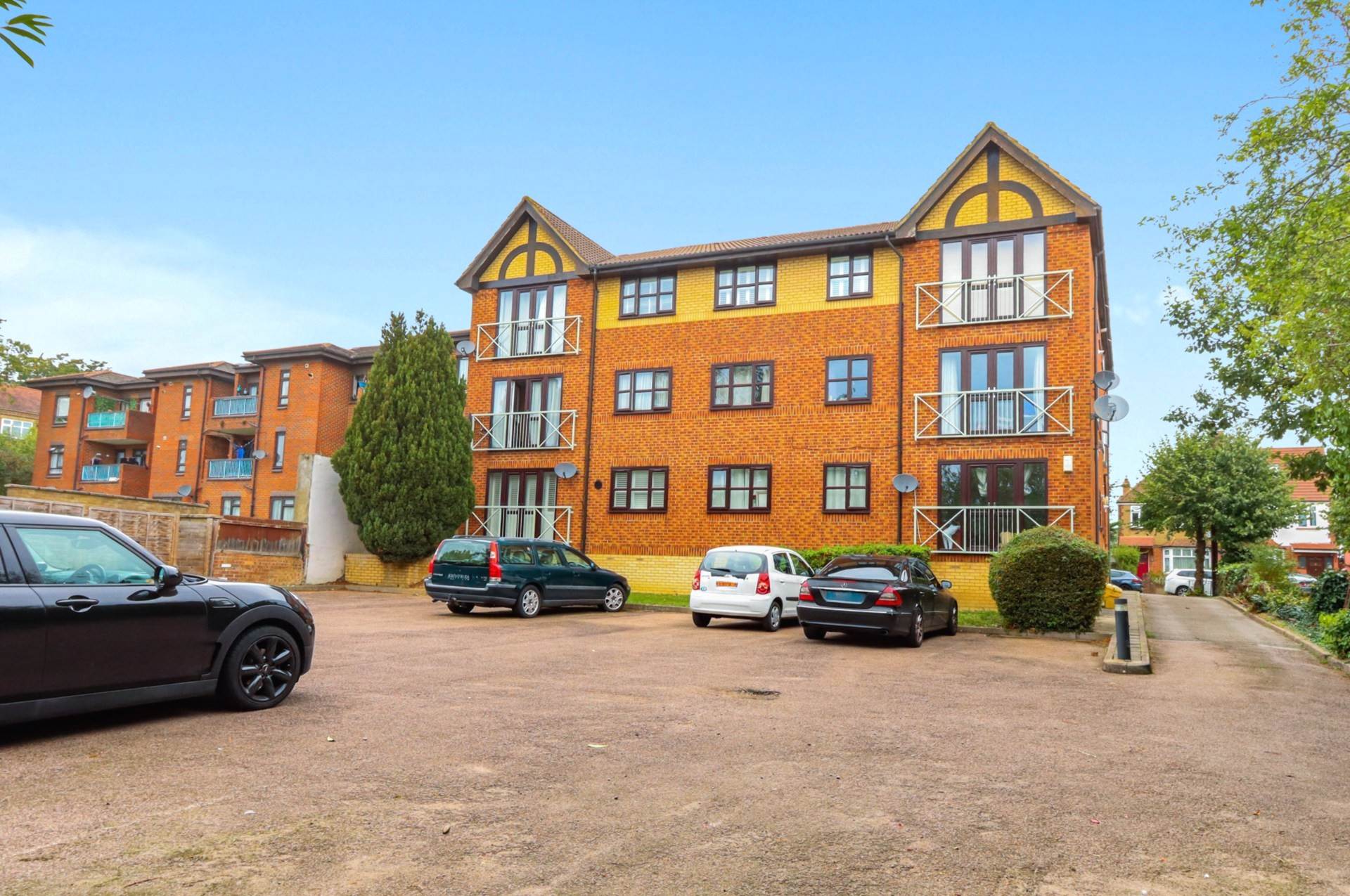 Additional Property Image 1 bedroom Flat for sale in London 8