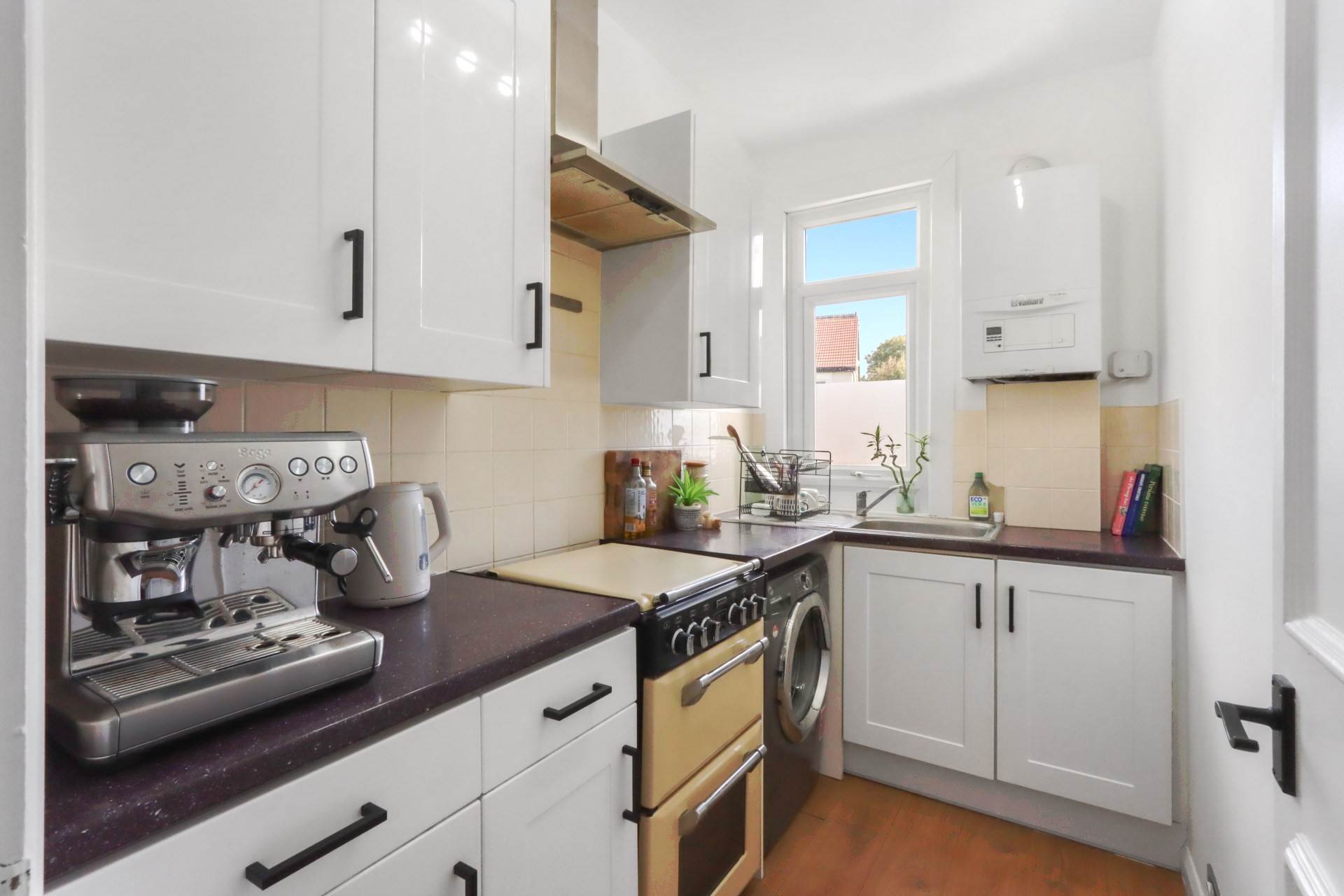 Additional Property Image 2 bedroom Flat for sale in London 5