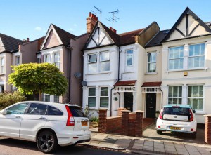 2 bedroom Flat for sale in London