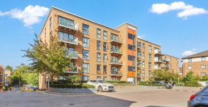 2 bedroom Apartment for sale in Edgware