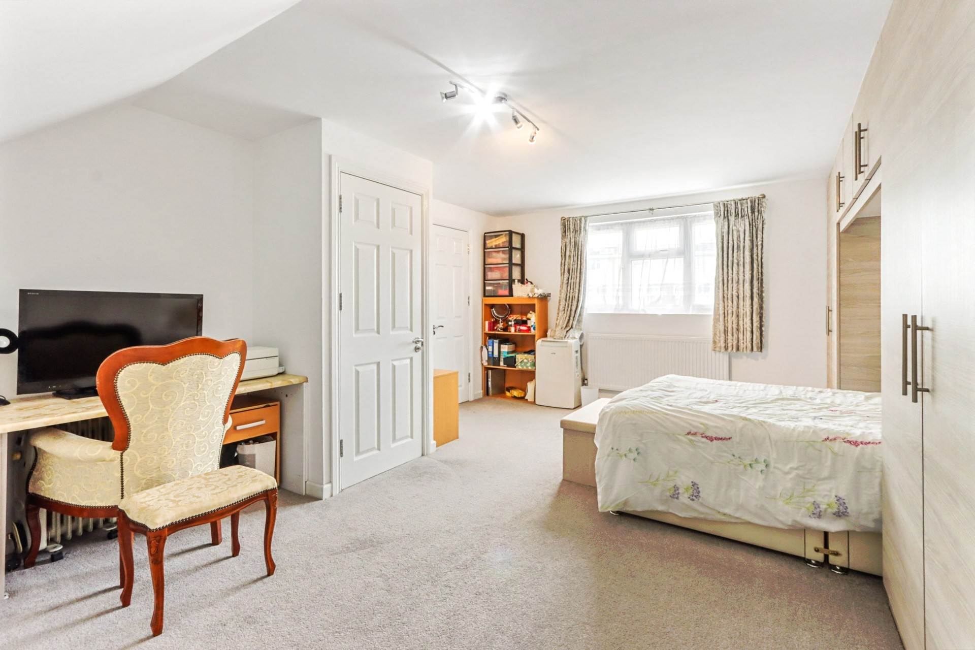 Additional Property Image 4 bedroom Semi Detached for sale in London 8