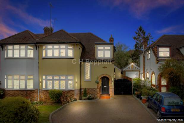 3 bedroom Semi Detached for sale in London
