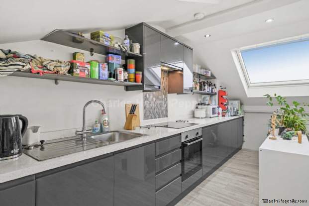 2 bedroom Apartment for sale in London
