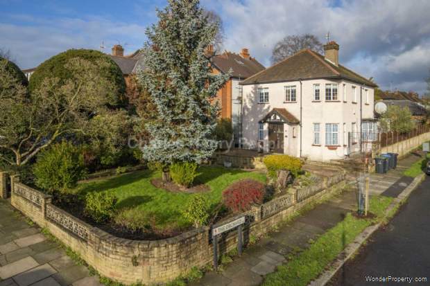 Additional Property Image 4 bedroom Detached for sale in London 3