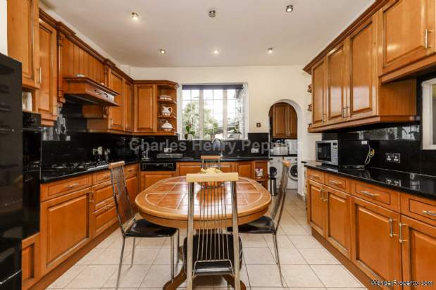Additional Property Image 4 bedroom Detached for sale in London 7