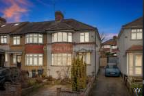 3 bedroom End of Terrace for sale in London