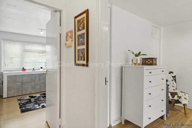 Additional Property Image 1 bedroom Apartment for sale in Enfield 4