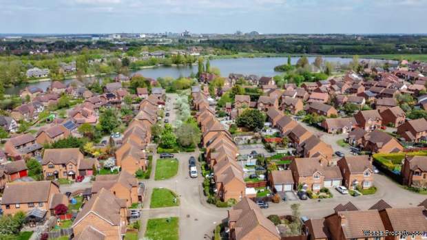 5 bedroom Detached for sale in Milton Keynes