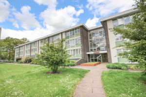 1 bedroom Apartment to rent in Bracknell