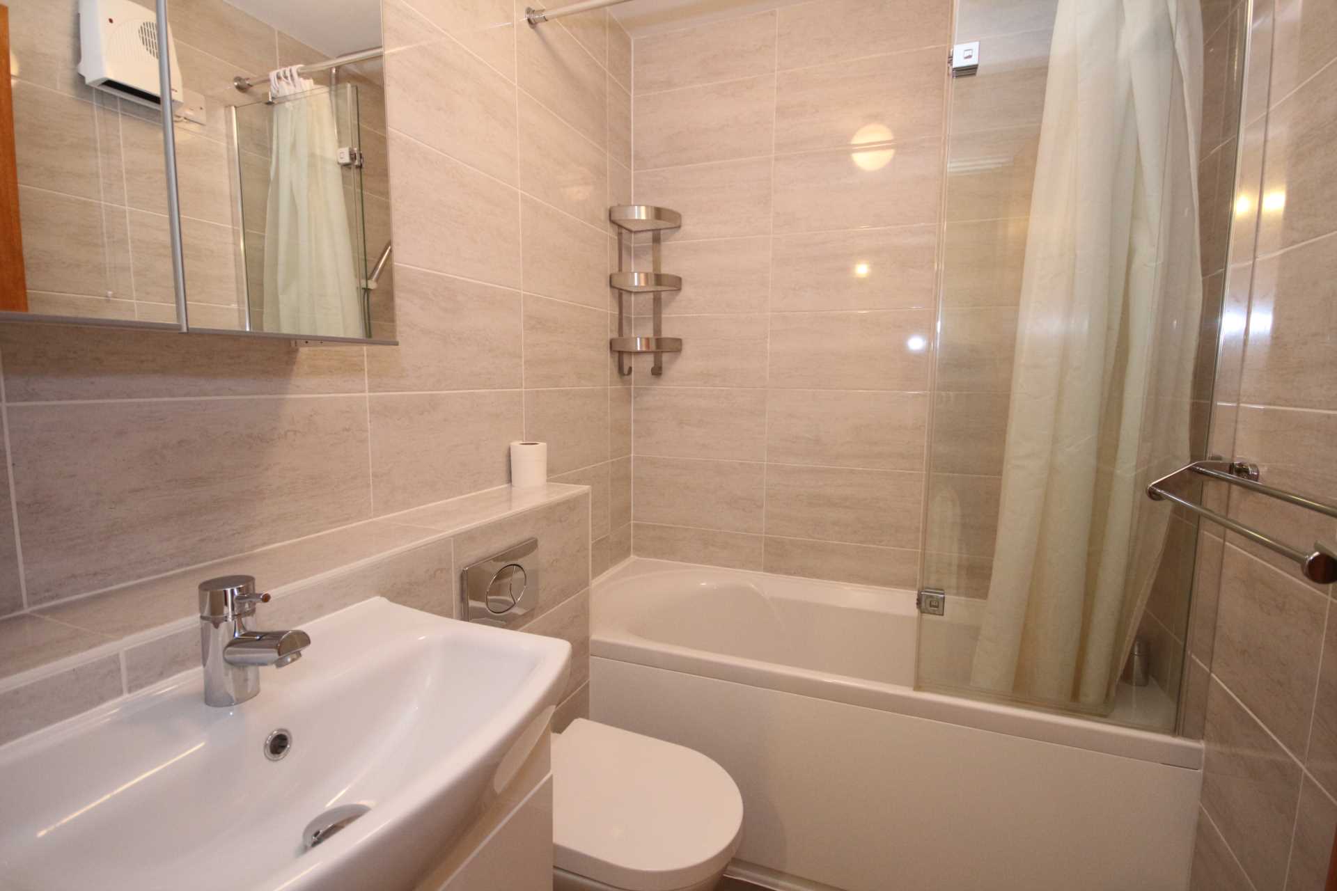 Additional Property Image 3 bedroom Terraced to rent in Bracknell 8