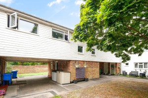 2 bedroom Maisonette for sale in Bracknell