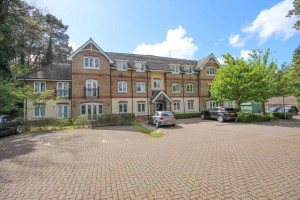 2 bedroom Apartment to rent in Bracknell