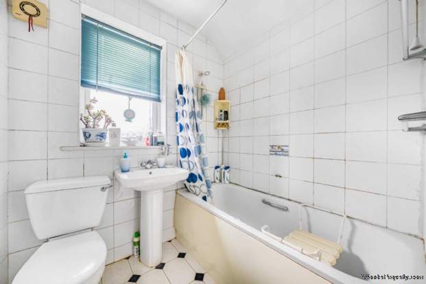 Additional Property Image 4 bedroom Detached for sale in Bracknell 8