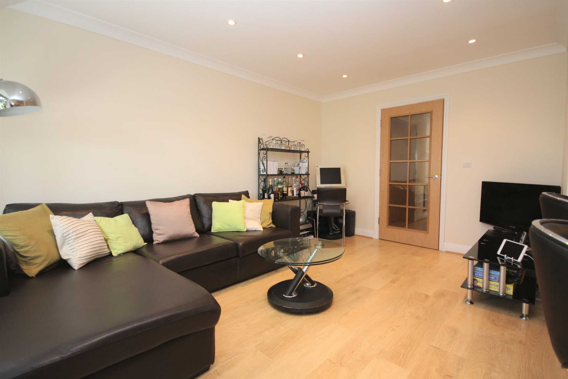 Additional Property Image 2 bedroom Apartment for sale in Bracknell 4