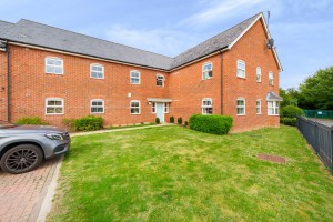 2 bedroom Apartment to rent in Bracknell
