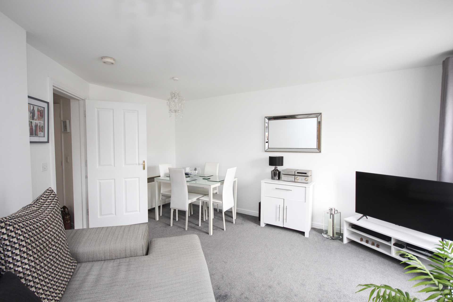Additional Property Image 2 bedroom Apartment to rent in Bracknell 4