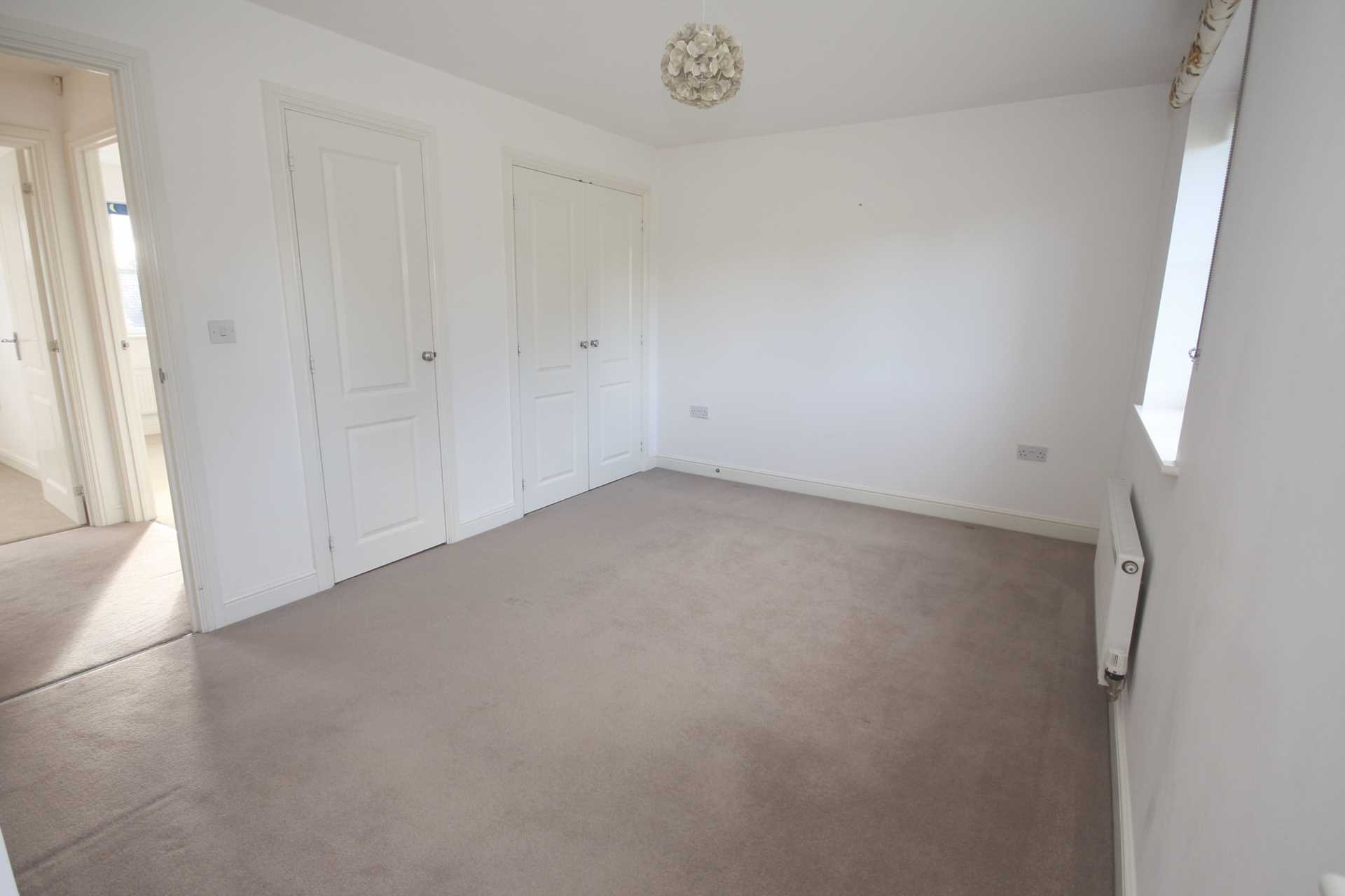 Additional Property Image 4 bedroom Detached to rent in Bracknell 8