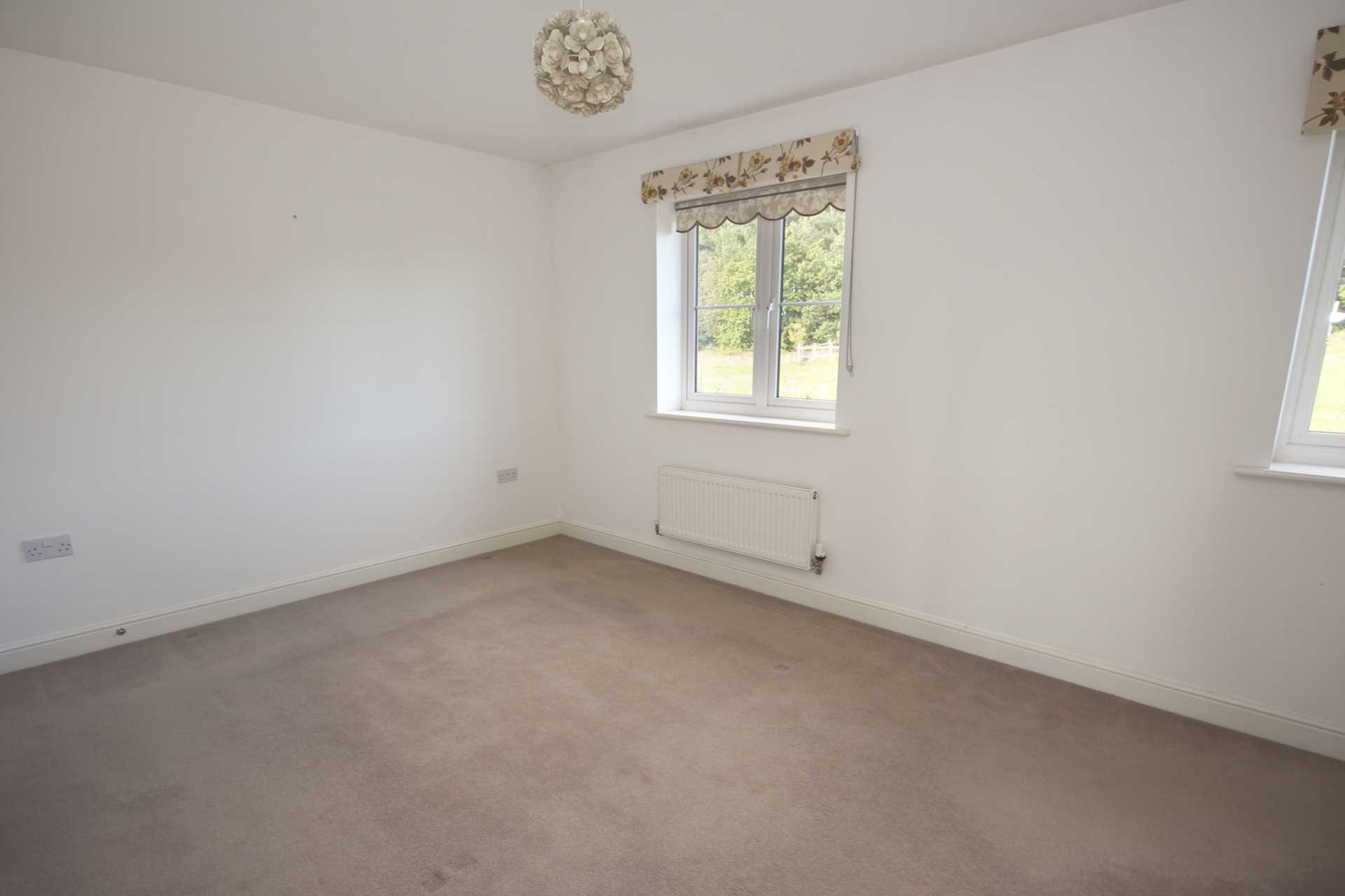 Additional Property Image 4 bedroom Detached to rent in Bracknell 9