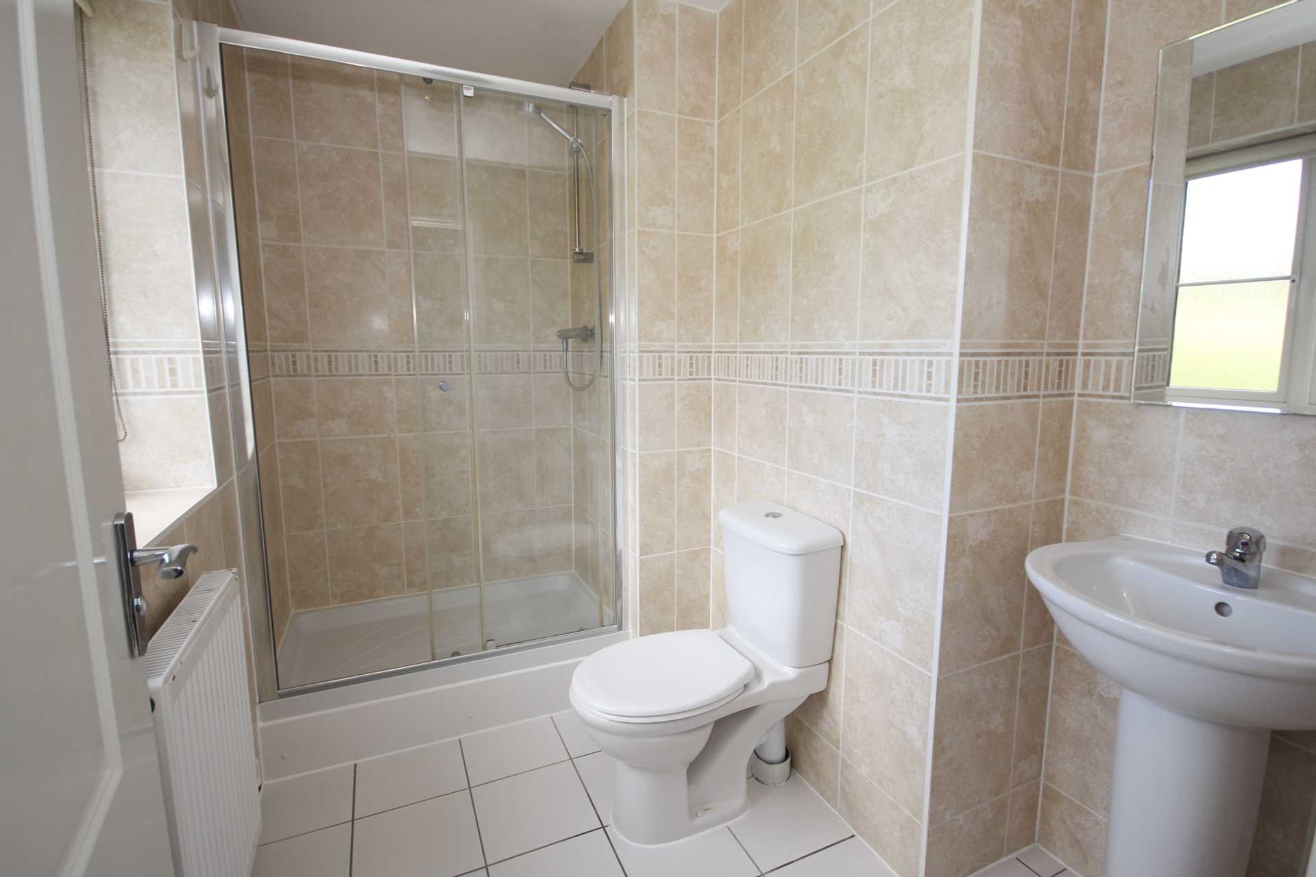 Additional Property Image 4 bedroom Detached to rent in Bracknell 10