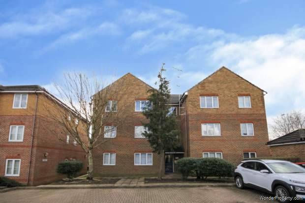 2 bedroom Apartment for sale in Bracknell