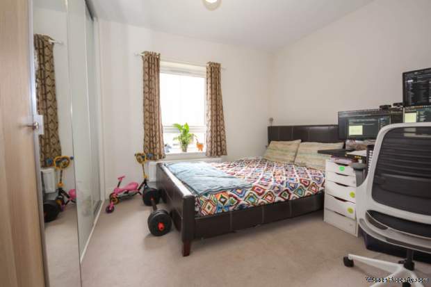 Additional Property Image 2 bedroom Apartment for sale in Bracknell 4
