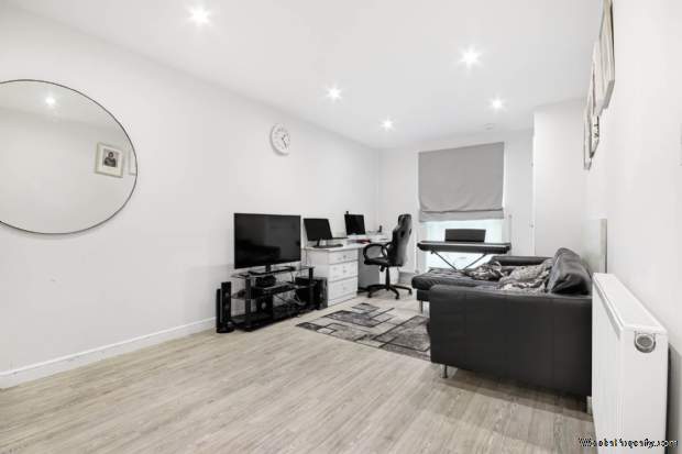 Additional Property Image 2 bedroom Apartment for sale in Bracknell 3