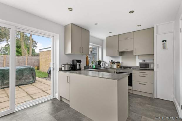 Additional Property Image 3 bedroom Semi Detached for sale in Ascot 3