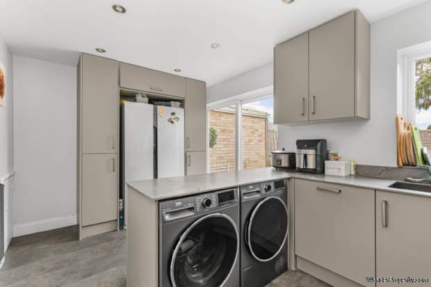 Additional Property Image 3 bedroom Semi Detached for sale in Ascot 4