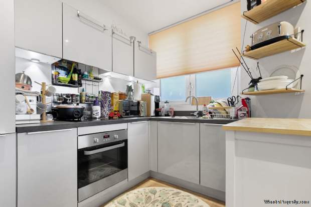 Additional Property Image 2 bedroom Flat for sale in Bracknell 3