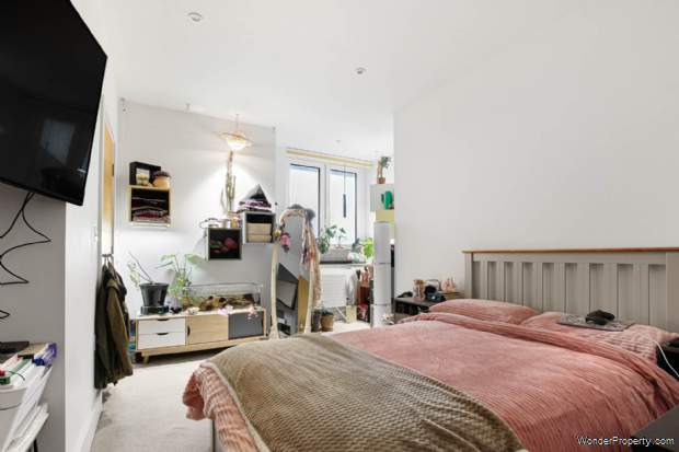 Additional Property Image 2 bedroom Flat for sale in Bracknell 4