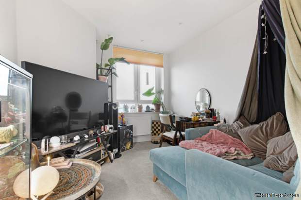 Additional Property Image 2 bedroom Flat for sale in Bracknell 5