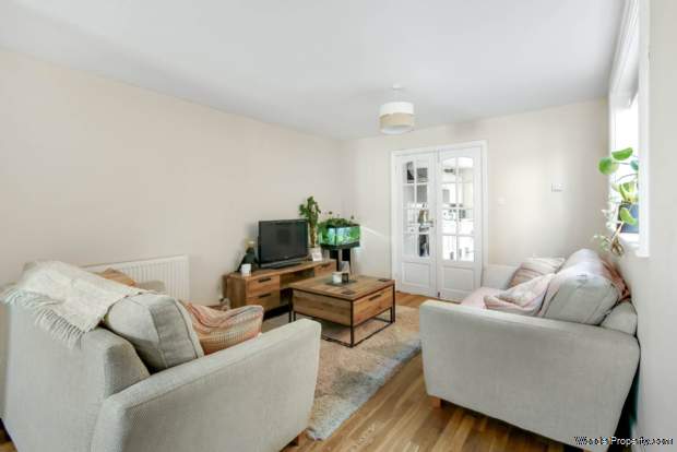 Additional Property Image 2 bedroom Semi Detached for sale in Bracknell 5