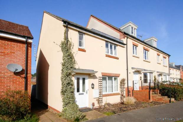 3 bedroom End of Terrace to rent in Bracknell