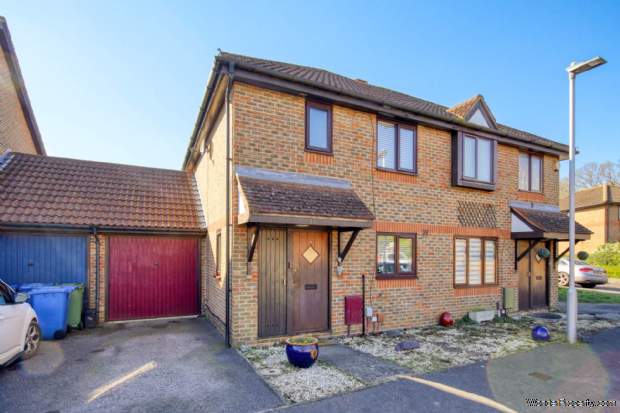 3 bedroom Semi Detached for sale in Bracknell