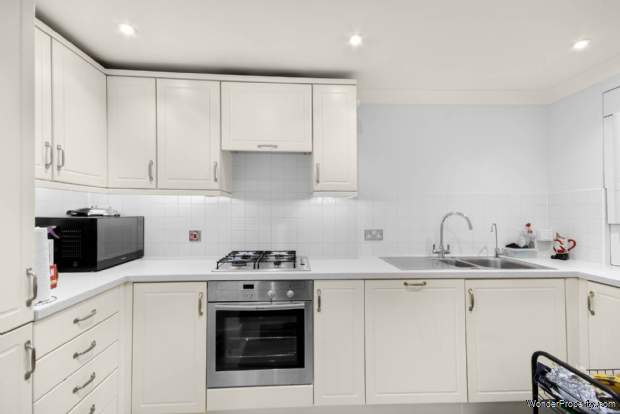 Additional Property Image 2 bedroom Apartment for sale in Bracknell 4