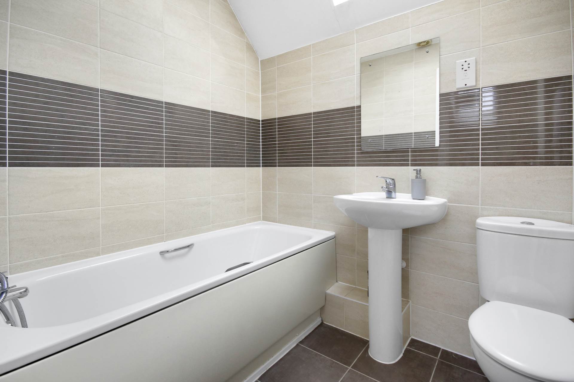 Additional Property Image 4 bedroom Detached for sale in Bracknell 13
