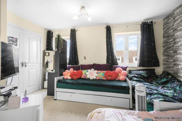 Additional Property Image 4 bedroom Semi Detached for sale in Bracknell 4