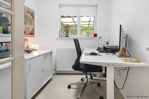 Additional Property Image 3 bedroom Detached for sale in Bracknell 7