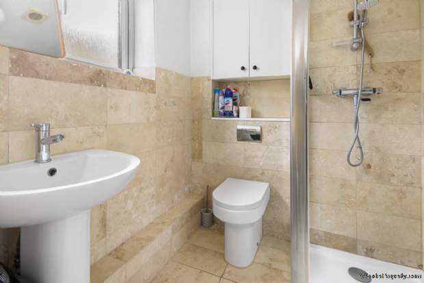 3 bedroom Detached for sale in Bracknell