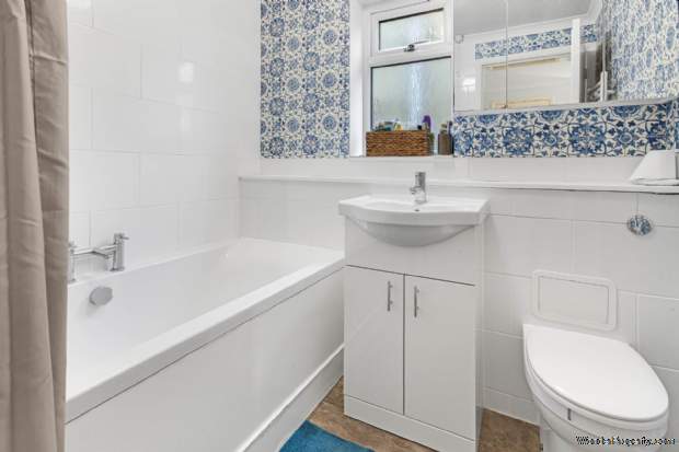 Additional Property Image 3 bedroom Detached for sale in Bracknell 2